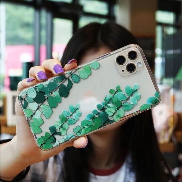 Accessories - ⚠️Clearance iPhone 15 Pro/Pro Max Leaves Phone Case